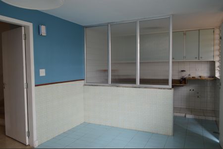 Casa à venda com 220m², 4 quartos e 2 vagasCozinha