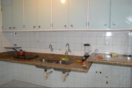 Casa à venda com 220m², 4 quartos e 2 vagasCozinha