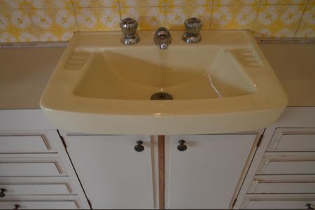 Casa à venda com 220m², 4 quartos e 2 vagasBanheiro da Suíte