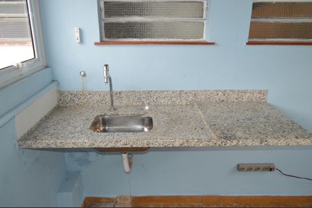 Casa à venda com 220m², 4 quartos e 2 vagasEdícula