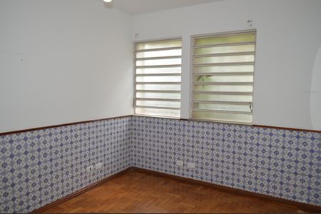 Casa à venda com 220m², 4 quartos e 2 vagasEscritório