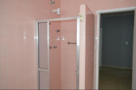 Casa à venda com 220m², 4 quartos e 2 vagasBanheiro