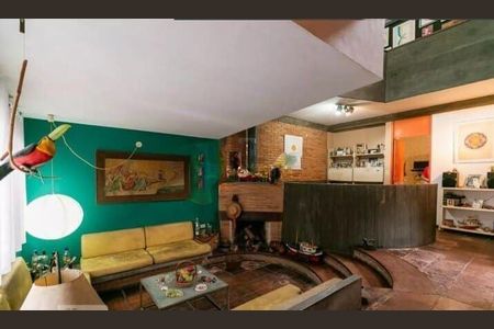 Casa à venda com 220m², 3 quartos e 3 vagas