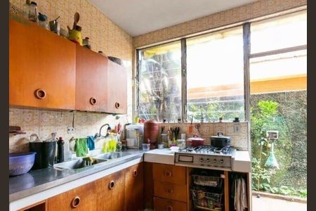 Casa à venda com 220m², 3 quartos e 3 vagas