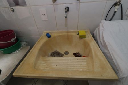 Casa à venda com 235m², 4 quartos e 6 vagasCasa 2 - Área de Serviço interno