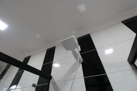 Casa à venda com 235m², 4 quartos e 6 vagasCasa 1 - Banheiro da Suíte 1