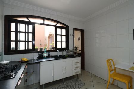 Casa à venda com 235m², 4 quartos e 6 vagasCasa 2 - Cozinha