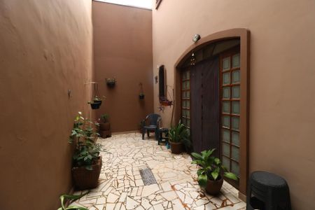 Casa à venda com 235m², 4 quartos e 6 vagasCasa 2 - Quintal