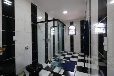 Casa à venda com 235m², 4 quartos e 6 vagasCasa 1 - Banheiro da Suíte 1