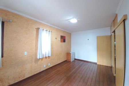 Casa à venda com 250m², 3 quartos e 3 vagasQuarto 3 - Suíte