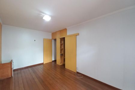 Casa à venda com 250m², 3 quartos e 3 vagasQuarto 3 - Suíte