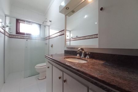 Casa à venda com 250m², 3 quartos e 3 vagasBanheiro