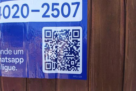 Casa à venda com 81m², 2 quartos e 5 vagas Casa à venda com 81m², 2 quartos e 5 vagasPlaca Instalada