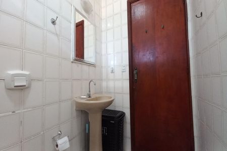 Casa à venda com 81m², 2 quartos e 5 vagas Casa à venda com 81m², 2 quartos e 5 vagasBanheiro