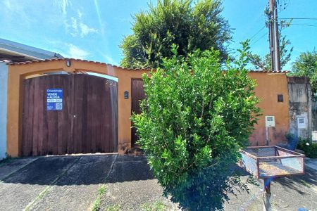 Casa à venda com 81m², 2 quartos e 5 vagas Casa à venda com 81m², 2 quartos e 5 vagasFachada do Prédio