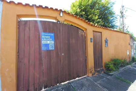 Casa à venda com 81m², 2 quartos e 5 vagas Casa à venda com 81m², 2 quartos e 5 vagasPlaca Instalada