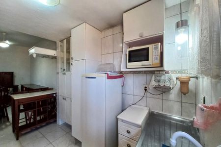 Casa à venda com 81m², 2 quartos e 5 vagas Casa à venda com 81m², 2 quartos e 5 vagasCozinha