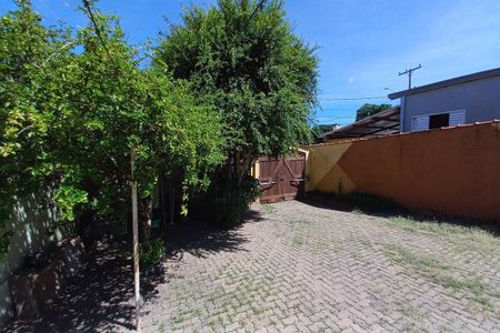 Casa à venda com 81m², 2 quartos e 5 vagas Casa à venda com 81m², 2 quartos e 5 vagasQuintal
