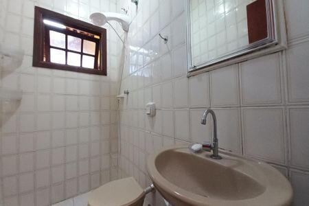 Casa à venda com 81m², 2 quartos e 5 vagas Casa à venda com 81m², 2 quartos e 5 vagasBanheiro