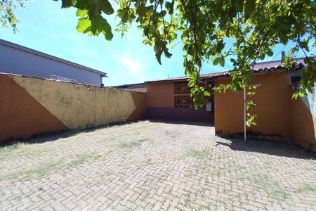 Casa à venda com 81m², 2 quartos e 5 vagas Casa à venda com 81m², 2 quartos e 5 vagasFachada do Prédio