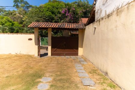 Casa à venda com 200m², 3 quartos e 4 vagasGaragem