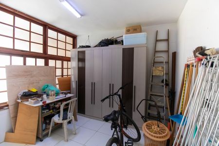 Casa à venda com 200m², 3 quartos e 4 vagasÁrea de Serviço