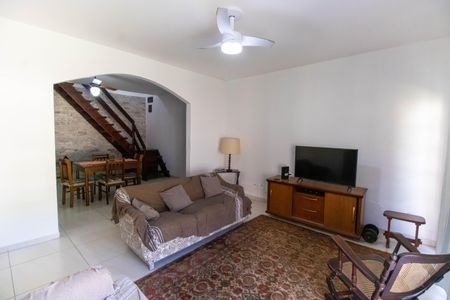 Casa à venda com 200m², 3 quartos e 4 vagasSala