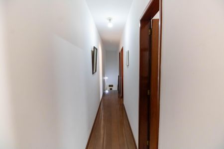 Casa à venda com 200m², 3 quartos e 4 vagasCorredor