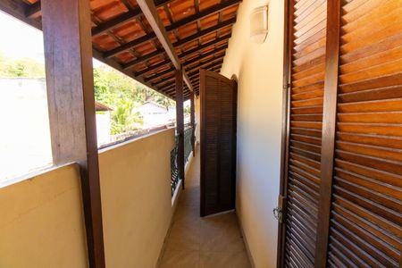 Casa à venda com 200m², 3 quartos e 4 vagasVaranda do Quarto 1