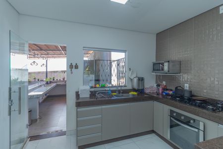 Casa à venda com 178m², 3 quartos e 2 vagasCozinha