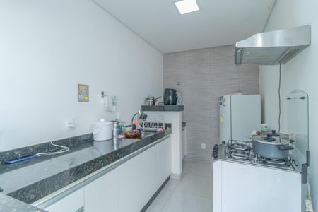 Casa à venda com 178m², 3 quartos e 2 vagasCozinha 2