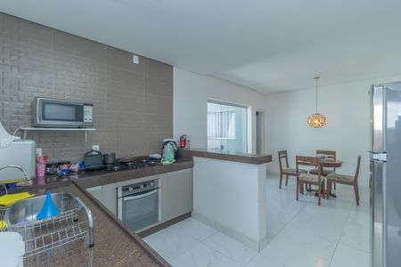 Casa à venda com 178m², 3 quartos e 2 vagasCozinha