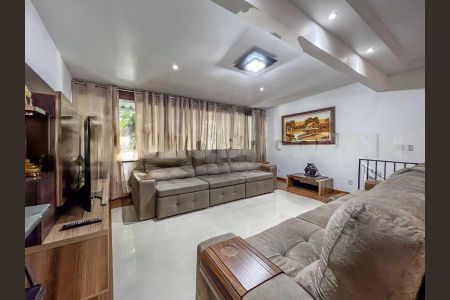 Casa à venda com 321m², 3 quartos e 1 vaga