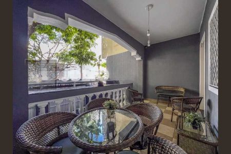Casa à venda com 321m², 3 quartos e 1 vaga