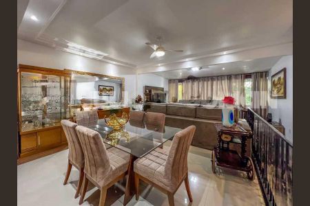 Casa à venda com 321m², 3 quartos e 1 vaga