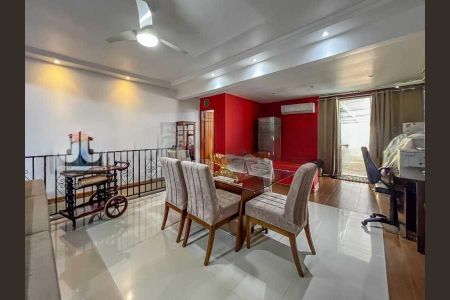 Casa à venda com 321m², 3 quartos e 1 vaga