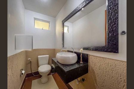 Casa à venda com 321m², 3 quartos e 1 vaga