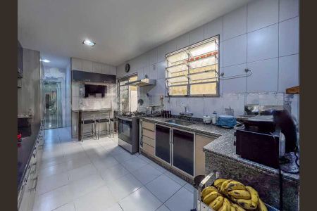 Casa à venda com 321m², 3 quartos e 1 vaga