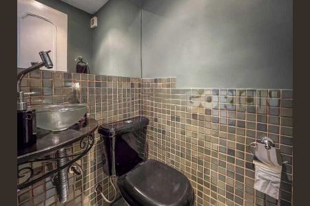 Casa à venda com 321m², 3 quartos e 1 vaga