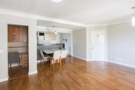 Apartamento para alugar com 102m², 3 quartos e 2 vagas Apartamento para alugar com 102m², 3 quartos e 2 vagasSala