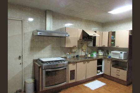 Casa à venda com 230m², 3 quartos e 2 vagas