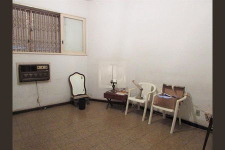 Casa à venda com 230m², 3 quartos e 2 vagas