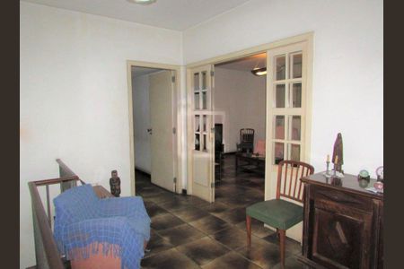 Casa à venda com 230m², 3 quartos e 2 vagas