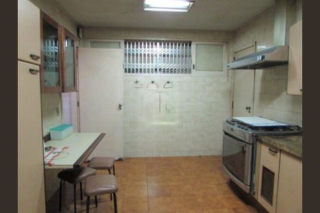 Casa à venda com 230m², 3 quartos e 2 vagas