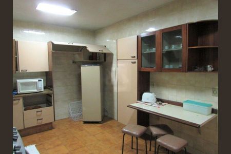 Casa à venda com 230m², 3 quartos e 2 vagas