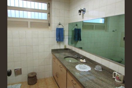 Casa à venda com 230m², 3 quartos e 2 vagas