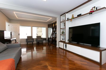 Casa à venda com 260m², 5 quartos e 2 vagasSala