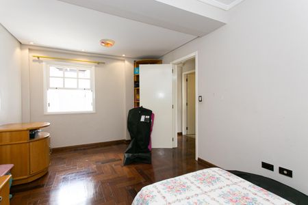 Casa à venda com 260m², 5 quartos e 2 vagasQuarto 3