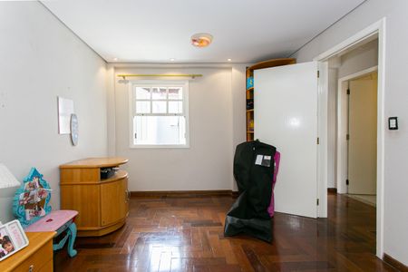 Casa à venda com 260m², 5 quartos e 2 vagasQuarto 3