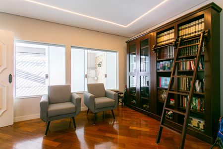 Casa à venda com 260m², 5 quartos e 2 vagasSala